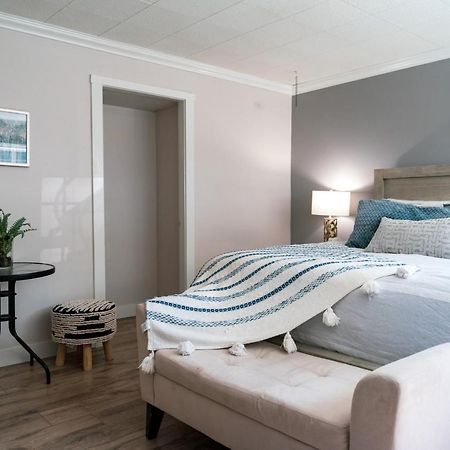 Cheerful Home Close To Downtown 킬로나 외부 사진
