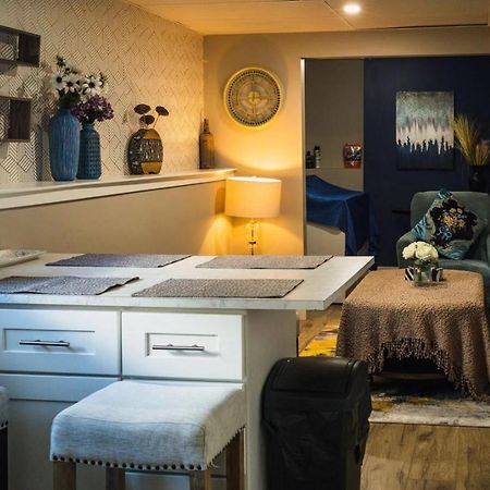 Cheerful Home Close To Downtown 킬로나 외부 사진