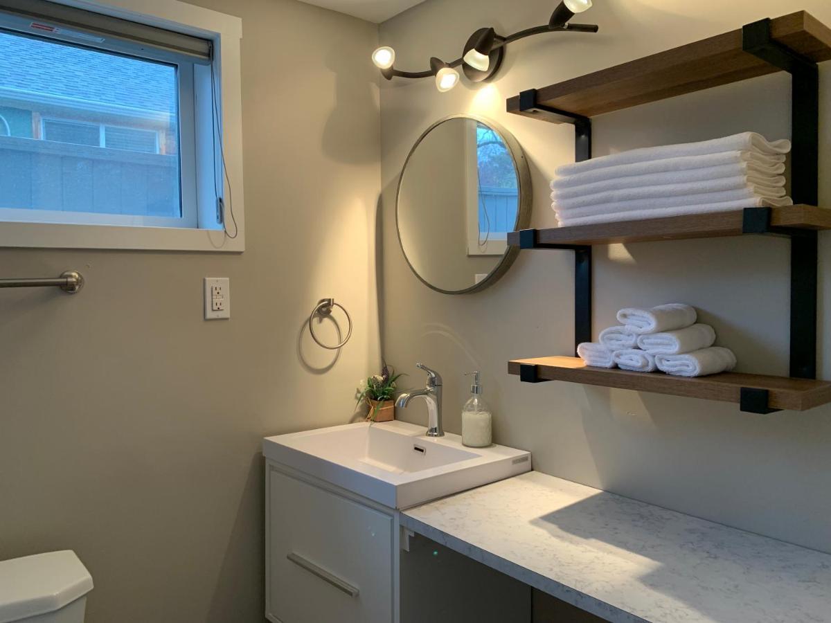 Cheerful Home Close To Downtown 킬로나 외부 사진